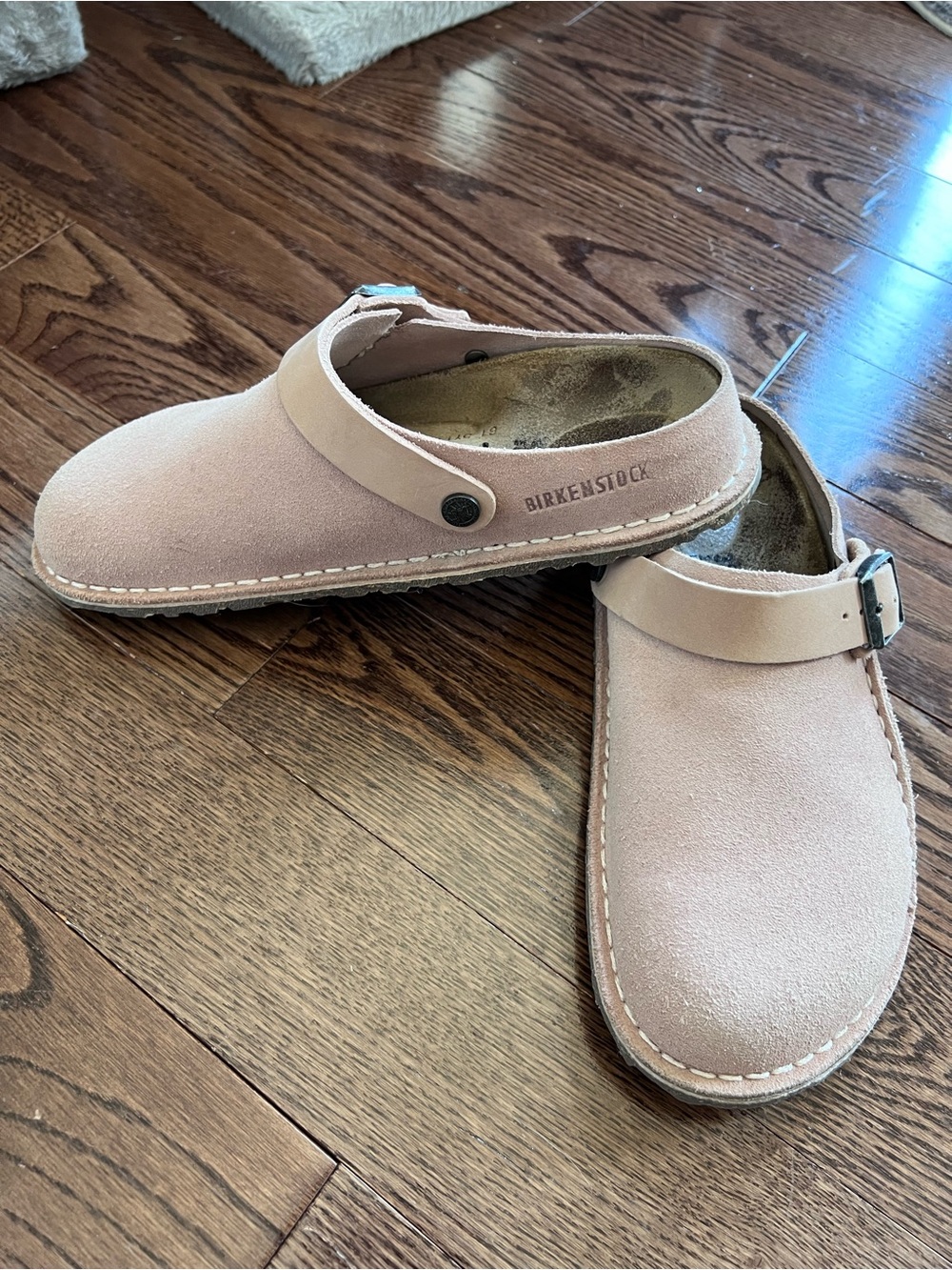 Birkenstock  Suede Mule in Blush Pink